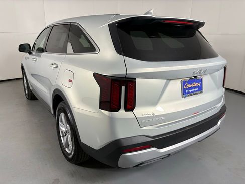 New 2026 Kia Sorento LX image 6