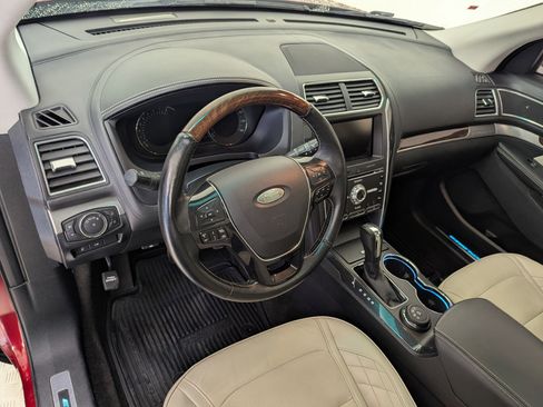 Used 2016 Ford Explorer Platinum image 4