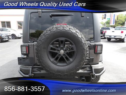 Used 2017 Jeep Wrangler Unlimited Sahara AWD/4WD image 6