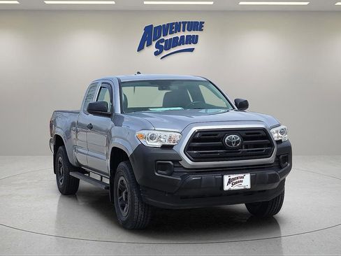 Used 2018 Toyota Tacoma SR image 1