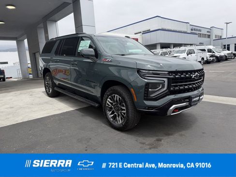 New 2026 Chevrolet Suburban Z71 w/ Comfort Package AWD/4WD image 1