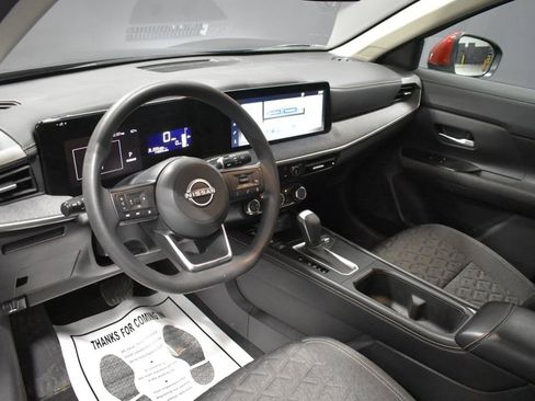 Certified 2025 Nissan Kicks SV AWD/4WD image 4