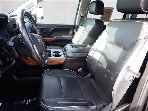 Used 2018 Chevrolet Silverado 2500 High Country w/ Duramax Plus Package image 10