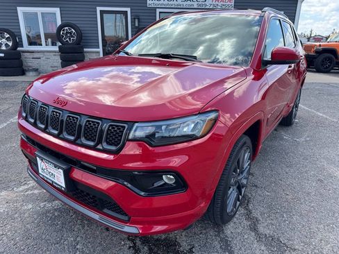 Used 2023 Jeep Compass Limited image 9