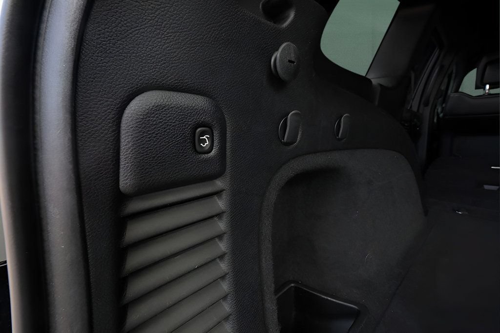 Used 2020 Jeep Grand Cherokee Overland AWD/4WD image 18