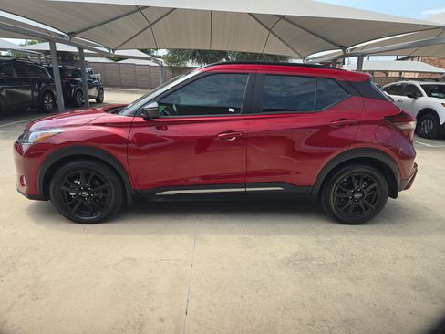 Used 2023 Nissan Kicks SR w/ SR Premium Package FWD image 6