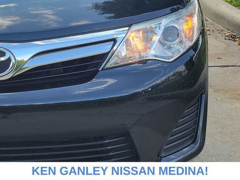 Used 2014 Toyota Camry LE FWD image 10