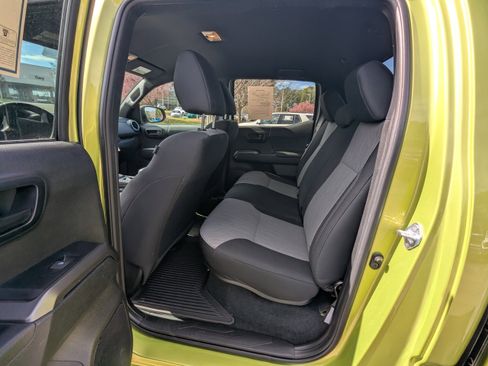 Used 2023 Toyota Tacoma TRD Off-Road w/ Technology Package image 11