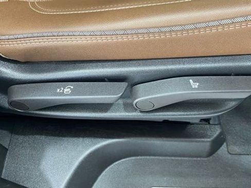 Used 2024 Chevrolet Tahoe High Country image 21