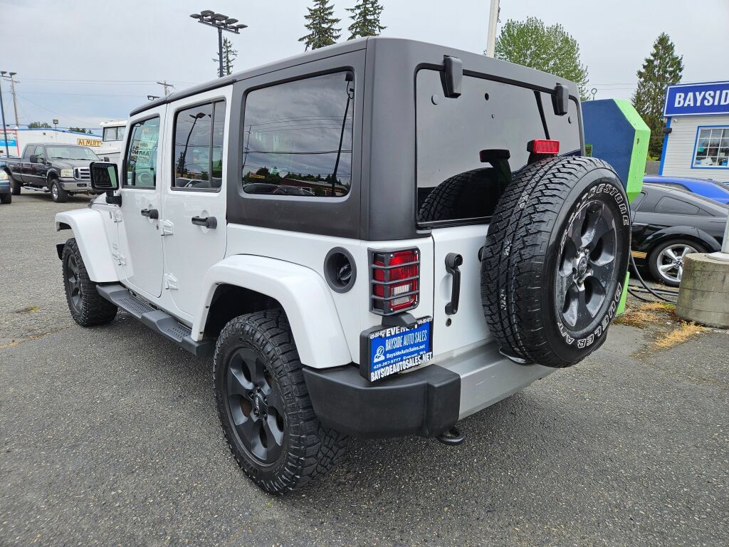Used 2017 Jeep Wrangler Unlimited Sahara AWD/4WD image 3