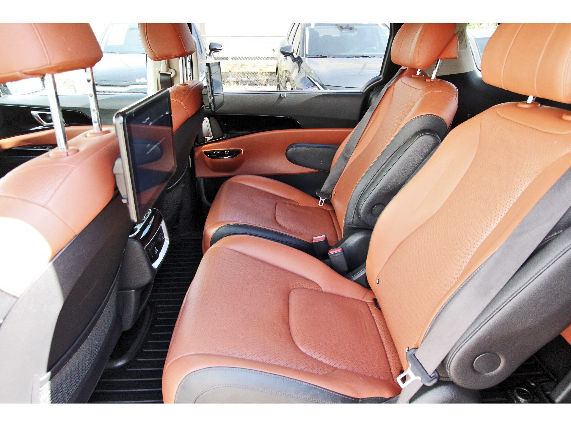 Certified 2024 Kia Carnival SX Prestige FWD image 10