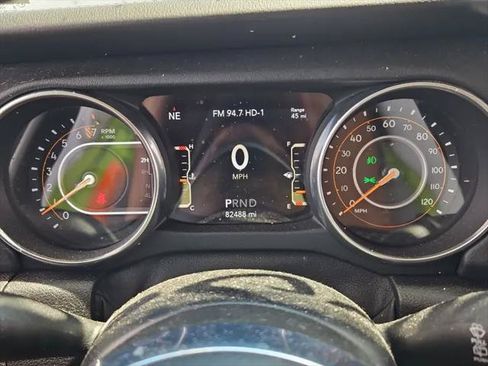 Used 2020 Jeep Wrangler Unlimited Sahara AWD/4WD image 22