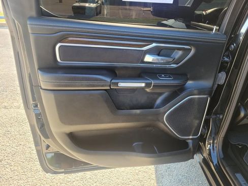 Used 2022 RAM 1500 Laramie AWD/4WD image 17