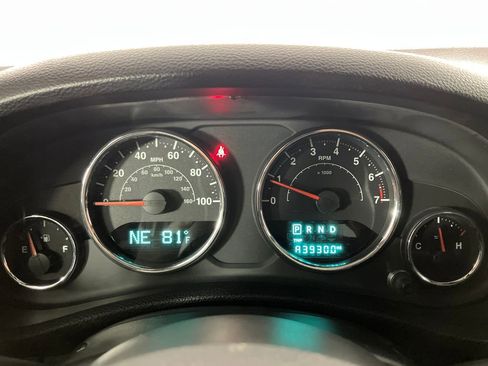 Used 2014 Jeep Wrangler Unlimited Rubicon w/ Connectivity Group image 20