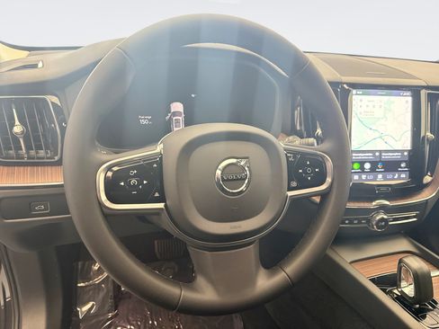 Used 2023 Volvo XC60 B5 Plus w/ Climate Package AWD/4WD image 12