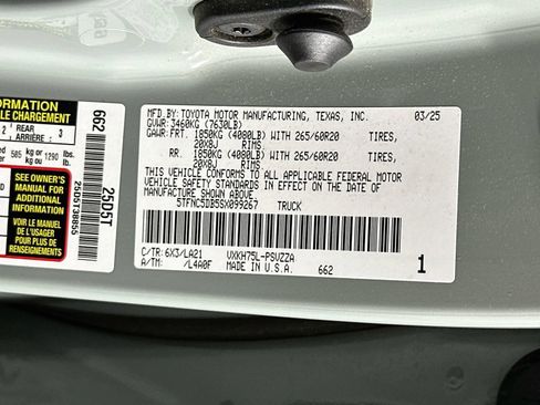 Used 2025 Toyota Tundra Platinum AWD/4WD image 33