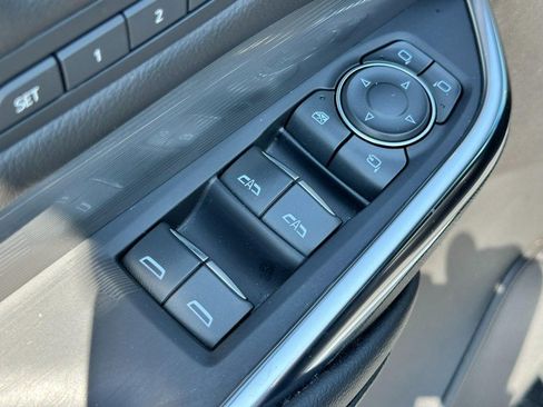 Used 2025 Cadillac XT4 Premium Luxury AWD/4WD image 15