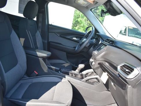Used 2023 Chevrolet TrailBlazer LT FWD image 12