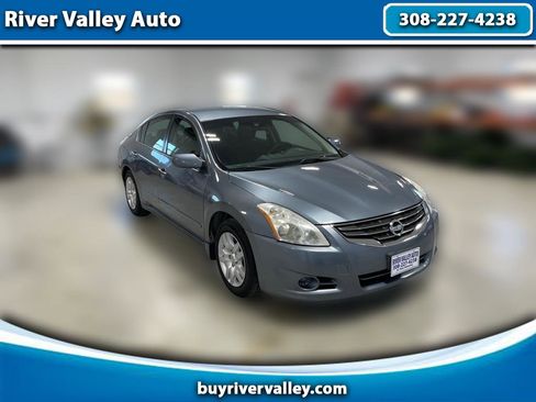 Used 2010 Nissan Altima 2.5 S image 1