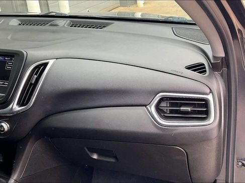 Used 2022 Chevrolet Equinox LT FWD image 16