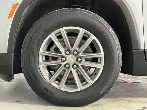 Used 2023 Chevrolet Traverse LT AWD/4WD image 13