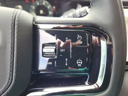 New 2026 Land Rover Range Rover Velar Dynamic SE AWD/4WD image 20