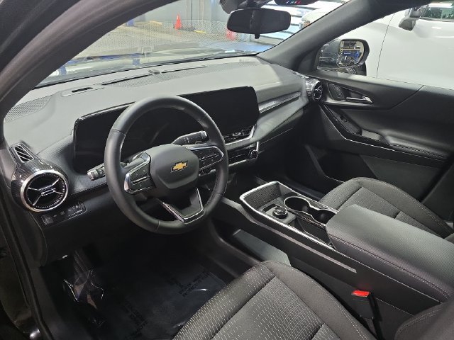 Used 2026 Chevrolet Equinox LT AWD/4WD image 17