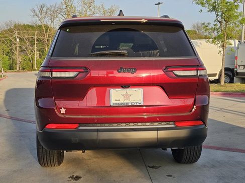 New 2026 Jeep Grand Cherokee L 2WD image 4
