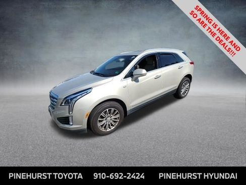 Used 2017 Cadillac XT5 Luxury w/ Driver Awareness Package image 6