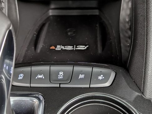 Used 2023 Chevrolet TrailBlazer RS w/ Sun and Liftgate Package FWD image 39