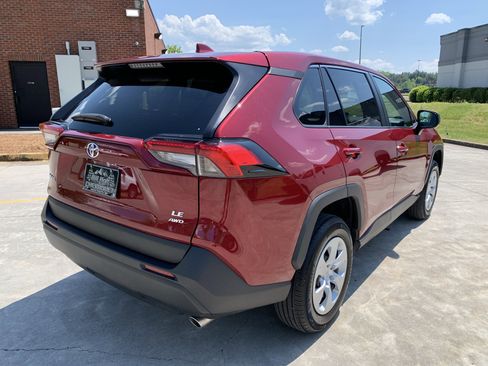 Used 2024 Toyota RAV4 LE AWD/4WD image 3