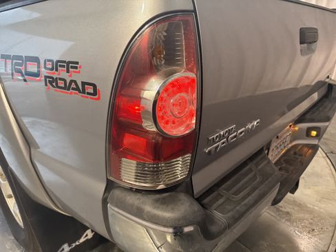 Used 2015 Toyota Tacoma 4x4 Double Cab image 10