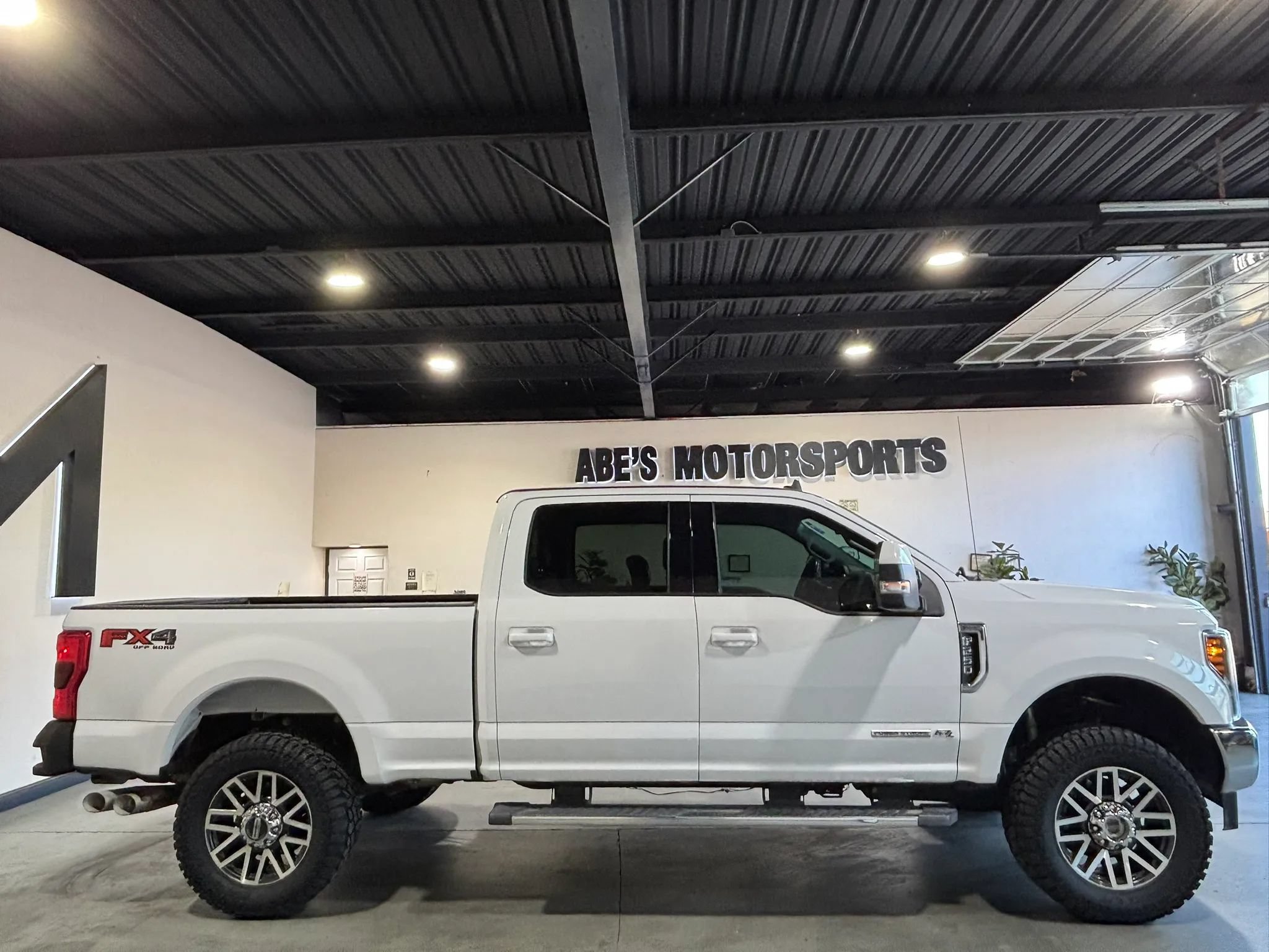 Used 2019 Ford F250 Lariat w/ Lariat Value Package AWD/4WD image 7
