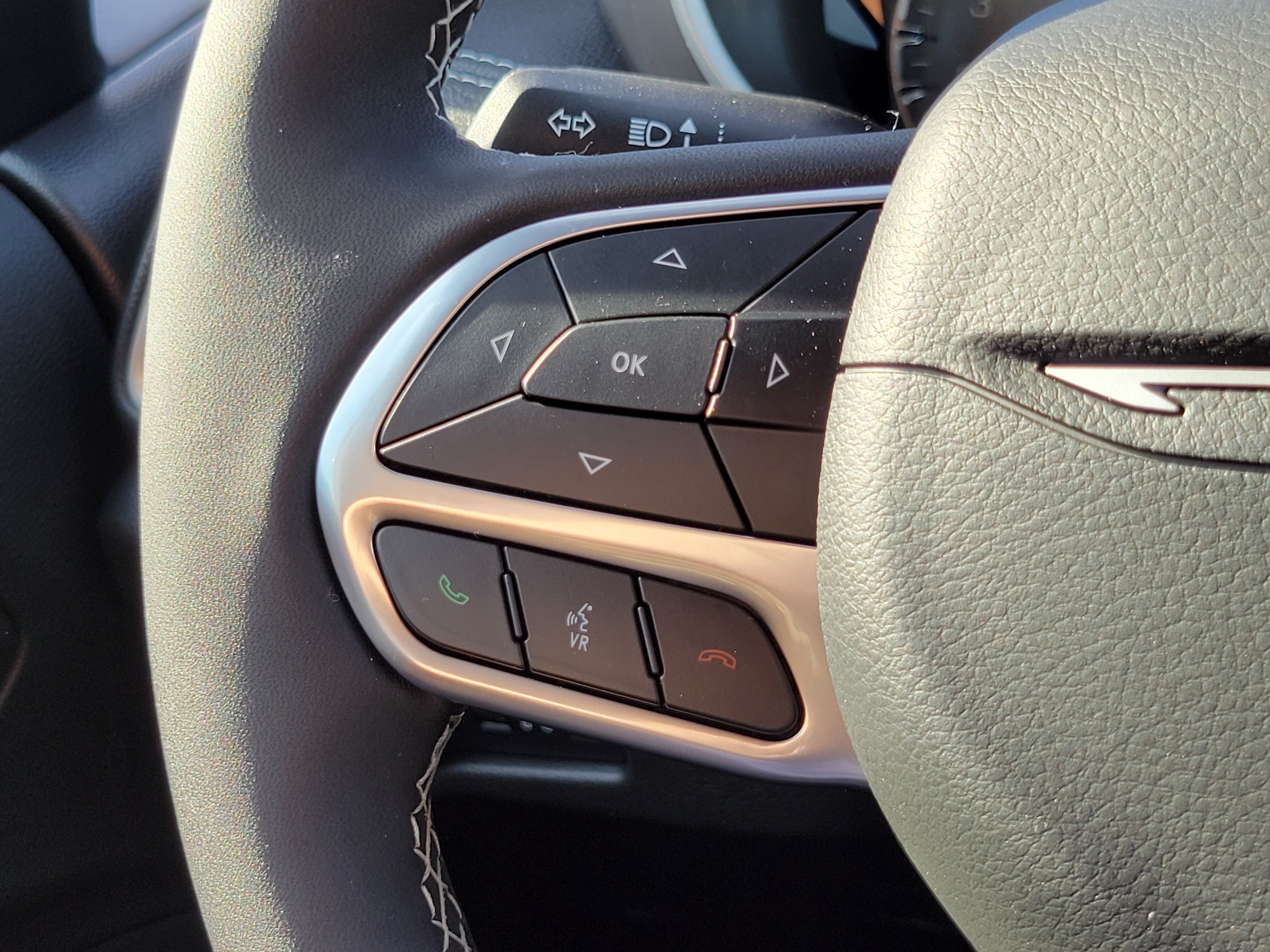 New 2027 Chrysler Pacifica Select w/ Family Tech Group FWD image 13