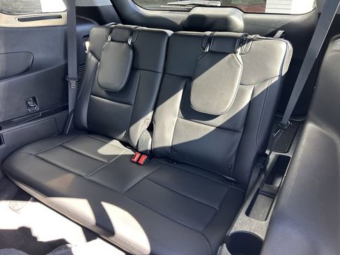 Used 2022 Ford Explorer XLT w/ Equipment Group 202A image 17