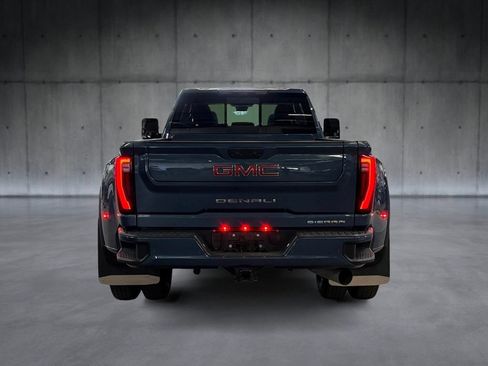 Used 2025 GMC Sierra 3500 Denali w/ Technology Package AWD/4WD image 4