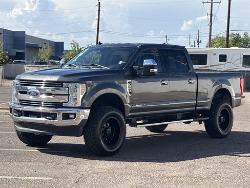 Used 2019 Ford F350 Lariat w/ Lariat Ultimate Package AWD/4WD image 7