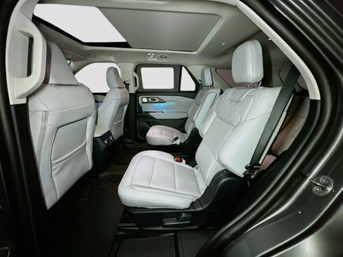 New 2026 Ford Explorer Platinum w/ LUX Leather Package AWD/4WD image 27
