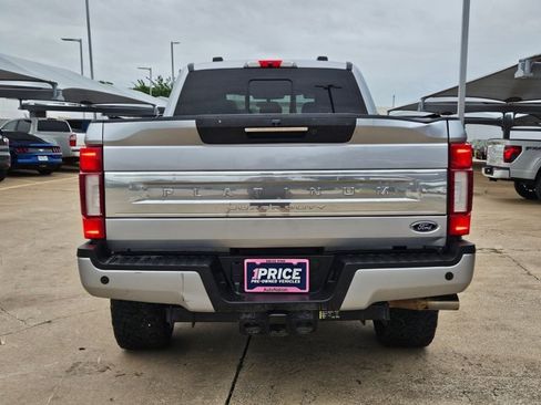 Used 2022 Ford F250 Platinum w/ FX4 Off-Road Package AWD/4WD image 5