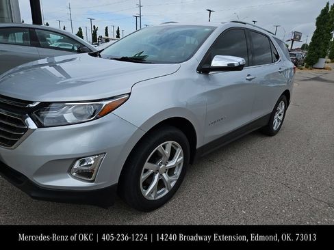 Used 2018 Chevrolet Equinox Premier AWD/4WD image 2