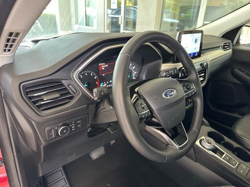 Used 2022 Ford Escape SEL FWD image 18