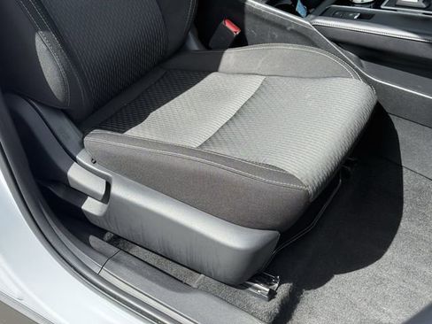 Used 2024 Mitsubishi Outlander ES FWD image 17