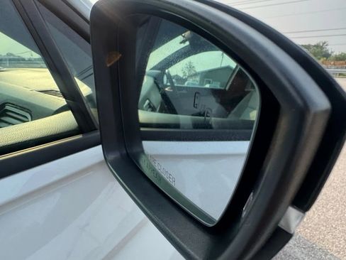 Used 2019 Volkswagen Tiguan SEL Premium R-Line image 28