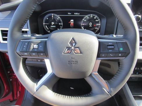New 2025 Mitsubishi Outlander SEL Black Edition image 23