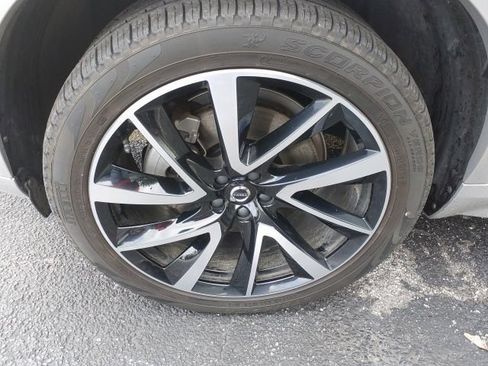 Used 2023 Volvo XC90 B5 Plus w/ Protection Package Premier AWD/4WD image 4