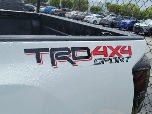 Used 2020 Toyota Tacoma TRD Sport image 5