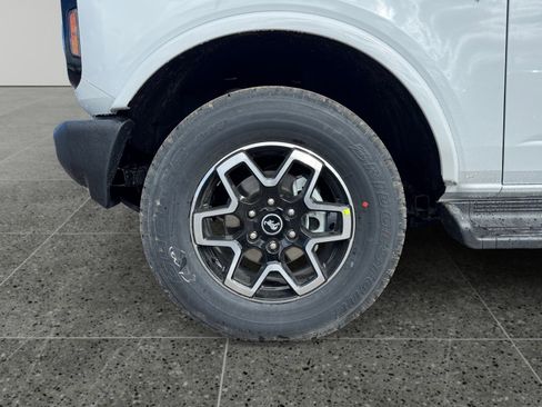 New 2026 Ford Bronco Outer Banks image 9