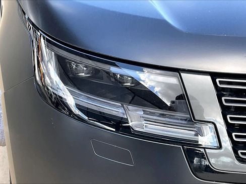 Used 2023 Land Rover Range Rover SE image 27