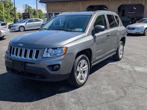 Used 2012 Jeep Compass Sport AWD/4WD image 2