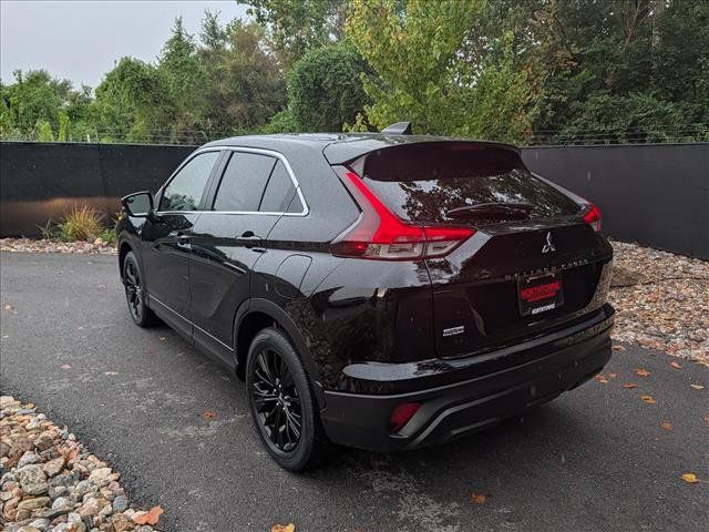 Used 2022 Mitsubishi Eclipse Cross LE FWD image 3